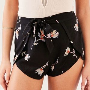 Urban Outfitters | Kimchi Blue Floral Wrap Shorts